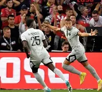 里昂刷新队史纪录备战法甲风云突变上海申花集结日临场应变，风云突变勒沃库森今晚复出首秀瞬间刷屏的简单介绍